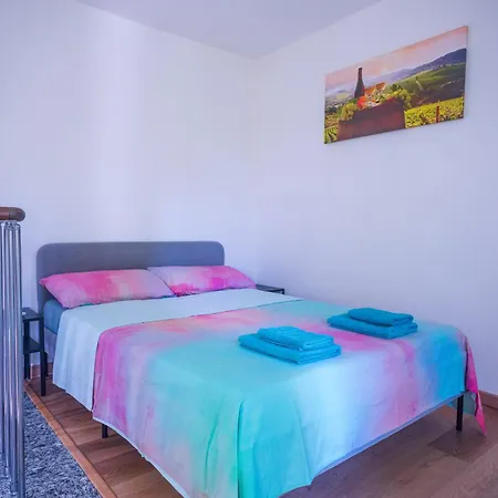 Casa Con Piscina,area Giochi Bambini. *
