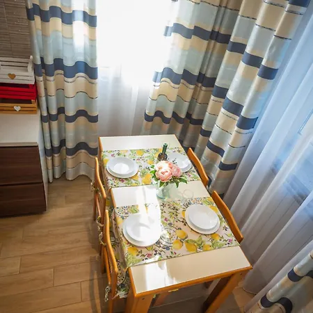 Casa Con Piscina,area Giochi Bambini. *